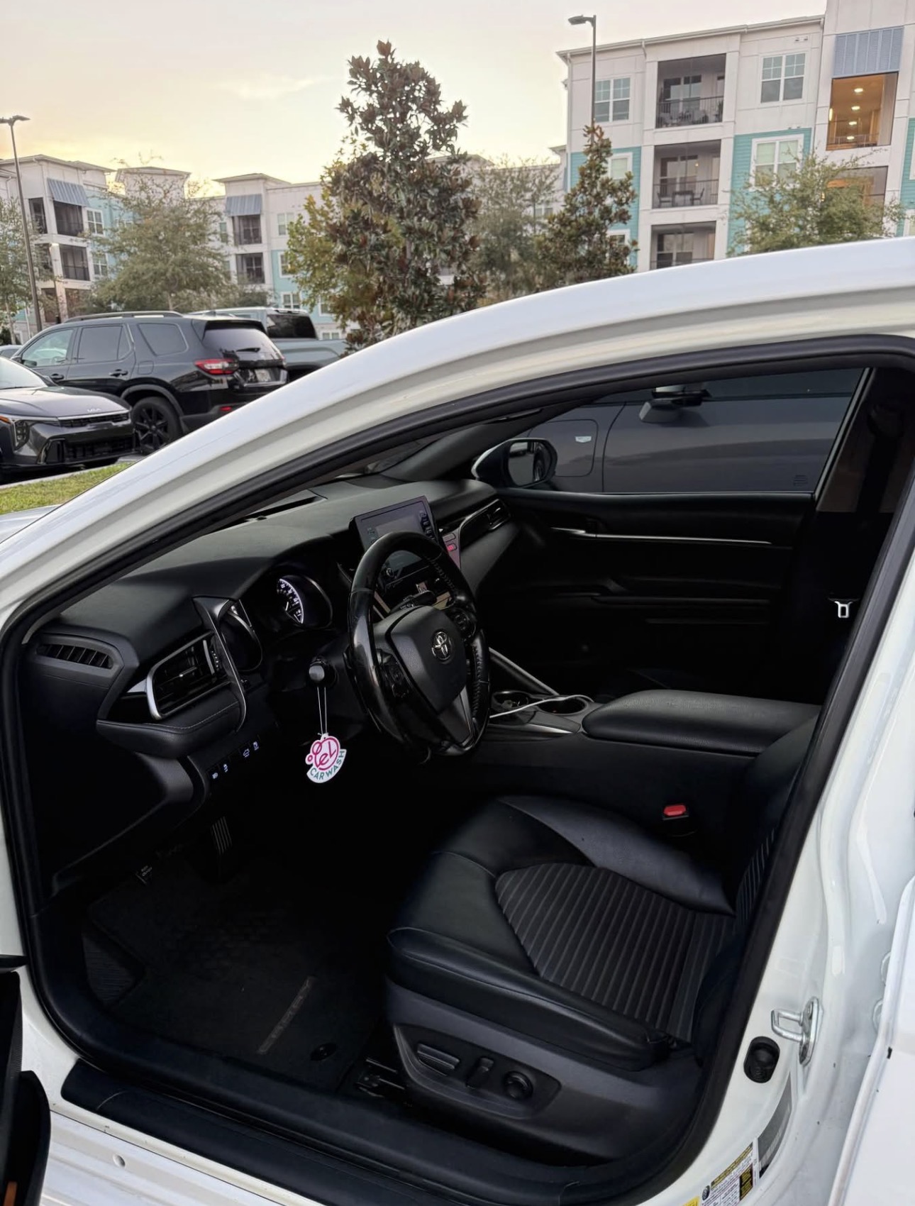 2021 Toyota Camry · Se