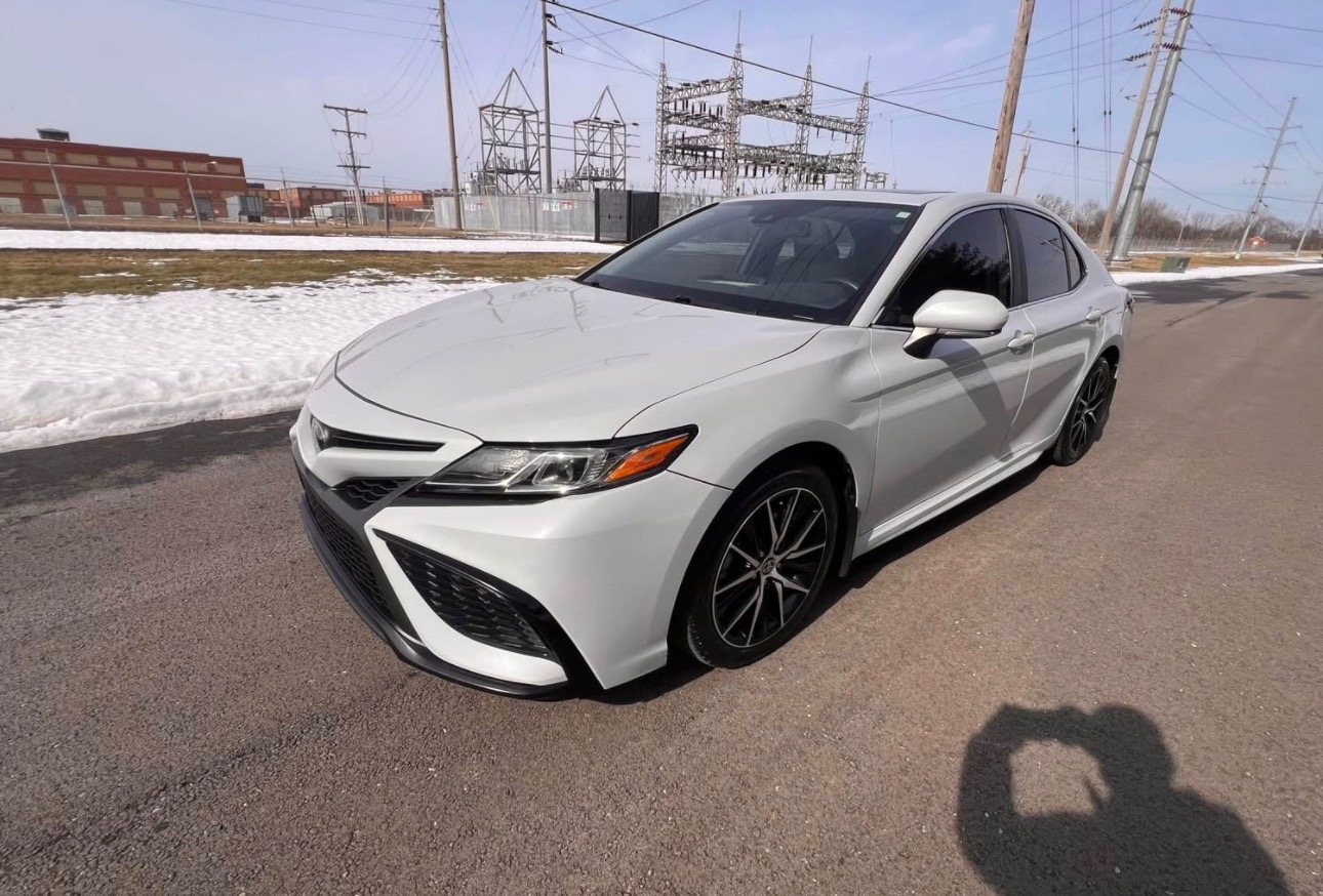 2022 Toyota Camry SE AWD