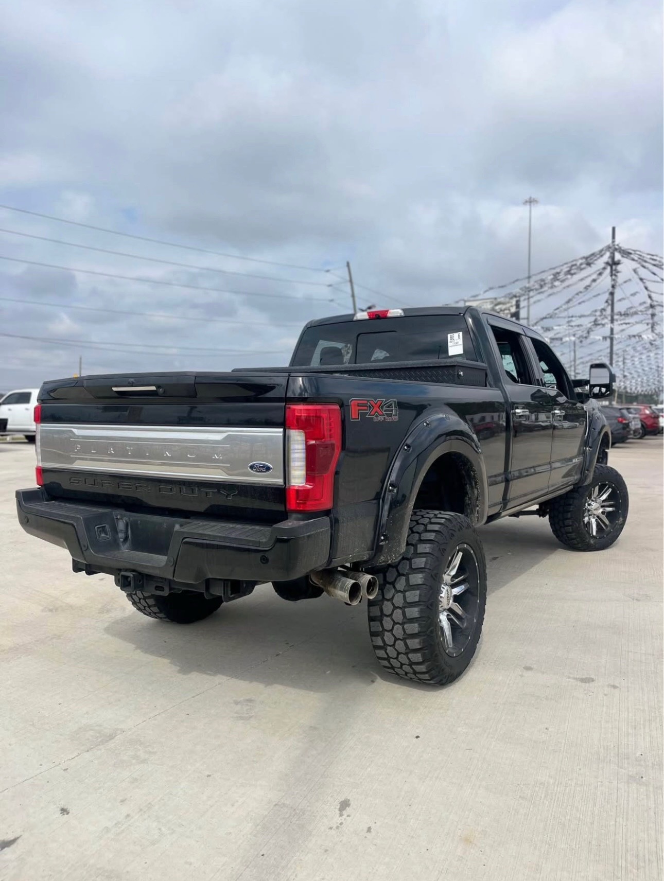 2017 Ford F250 Super Dirty Crew Cap Platinum Pickup 4D