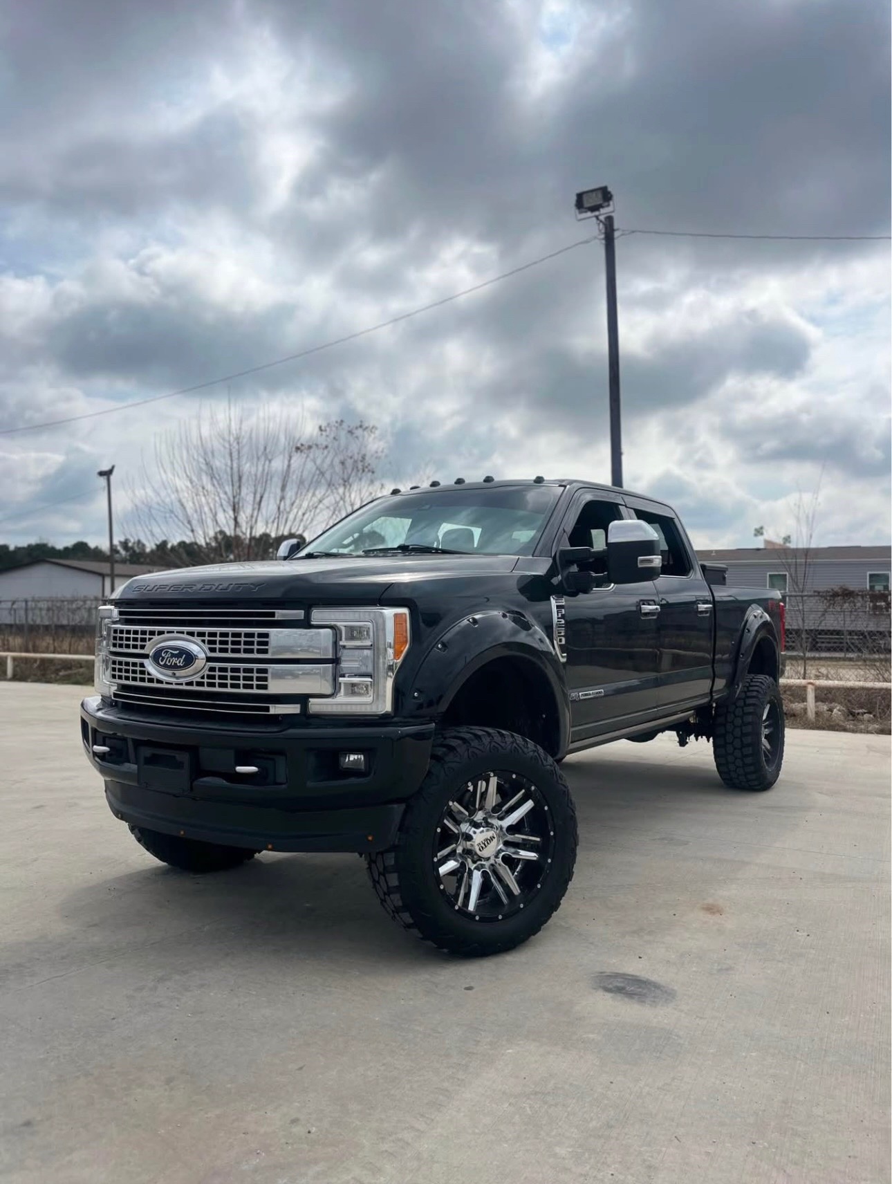 2017 Ford F250 Super Dirty Crew Cap Platinum Pickup 4D