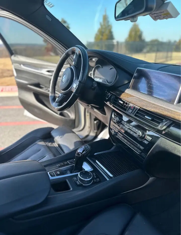 2015 BMW X6xDrive35i Sport Utility 4D M-Sport 