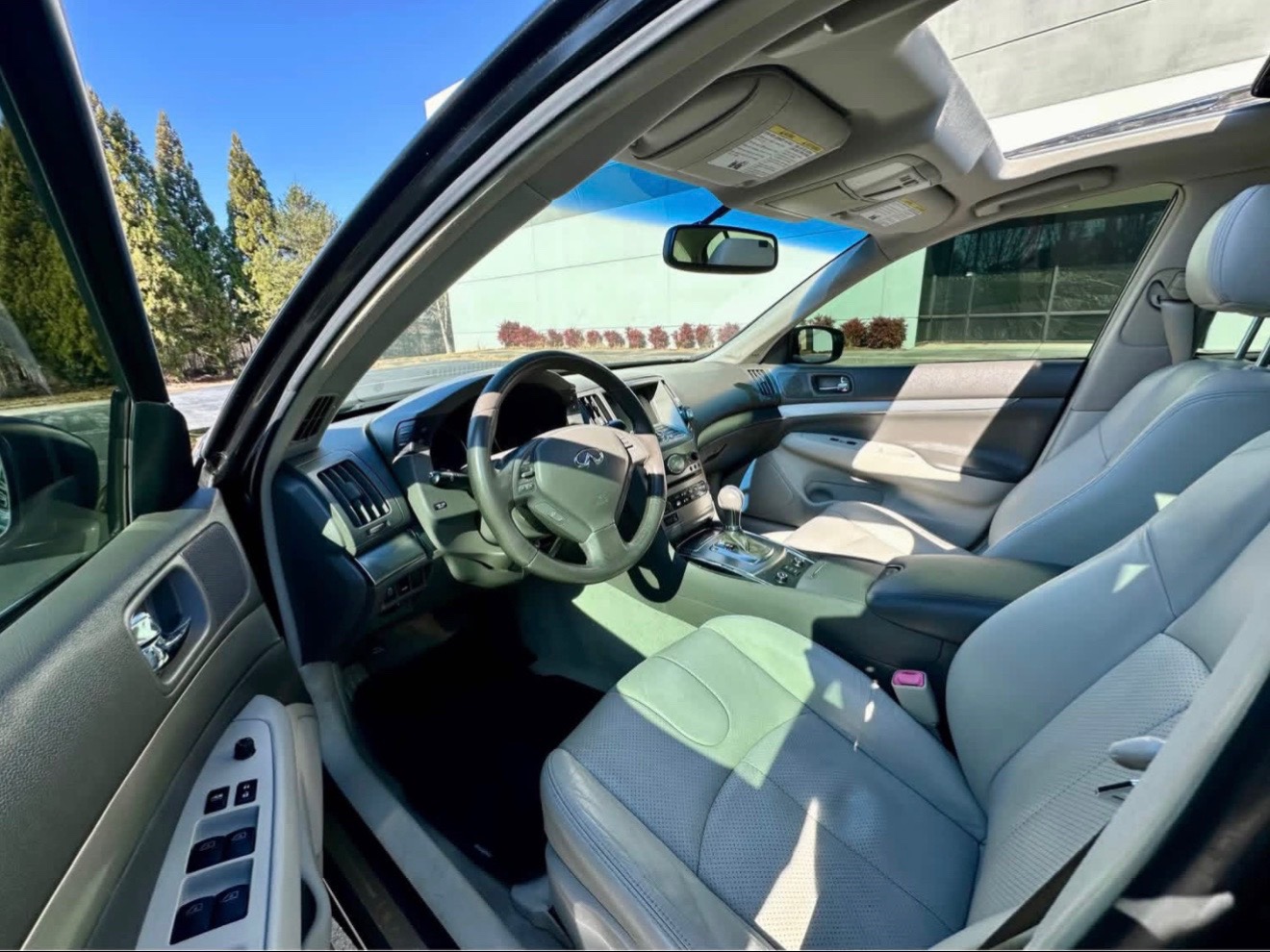 2015 Infiniti Q40 · Sedan 4D 